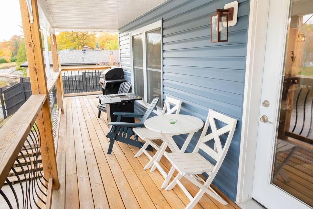 Riverfront Cottage Canoe Included & Playroom Fun Wasaga Beach Luaran gambar